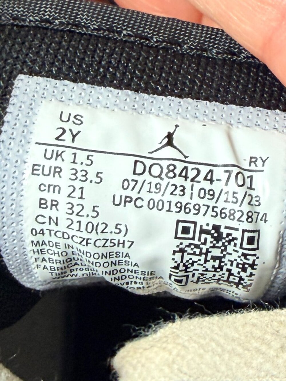Kids Nike Air Jordan Mid 1 Sneakers Preowned - White/Black/Gold - Size 2Y - 2205 - Picture 6 of 6
